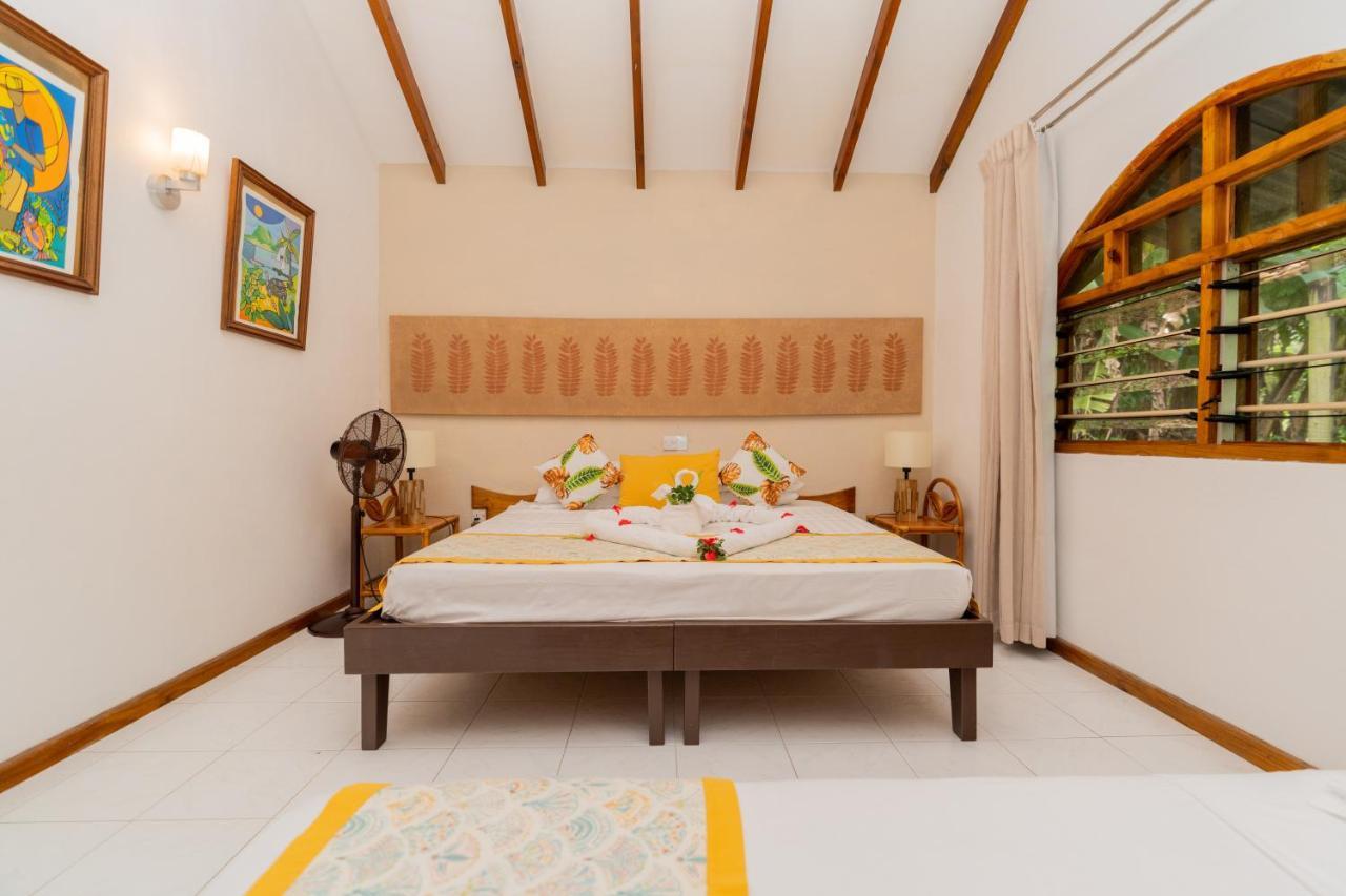 Romance Bungalows Vịnh Beau Vallon Ngoại thất bức ảnh