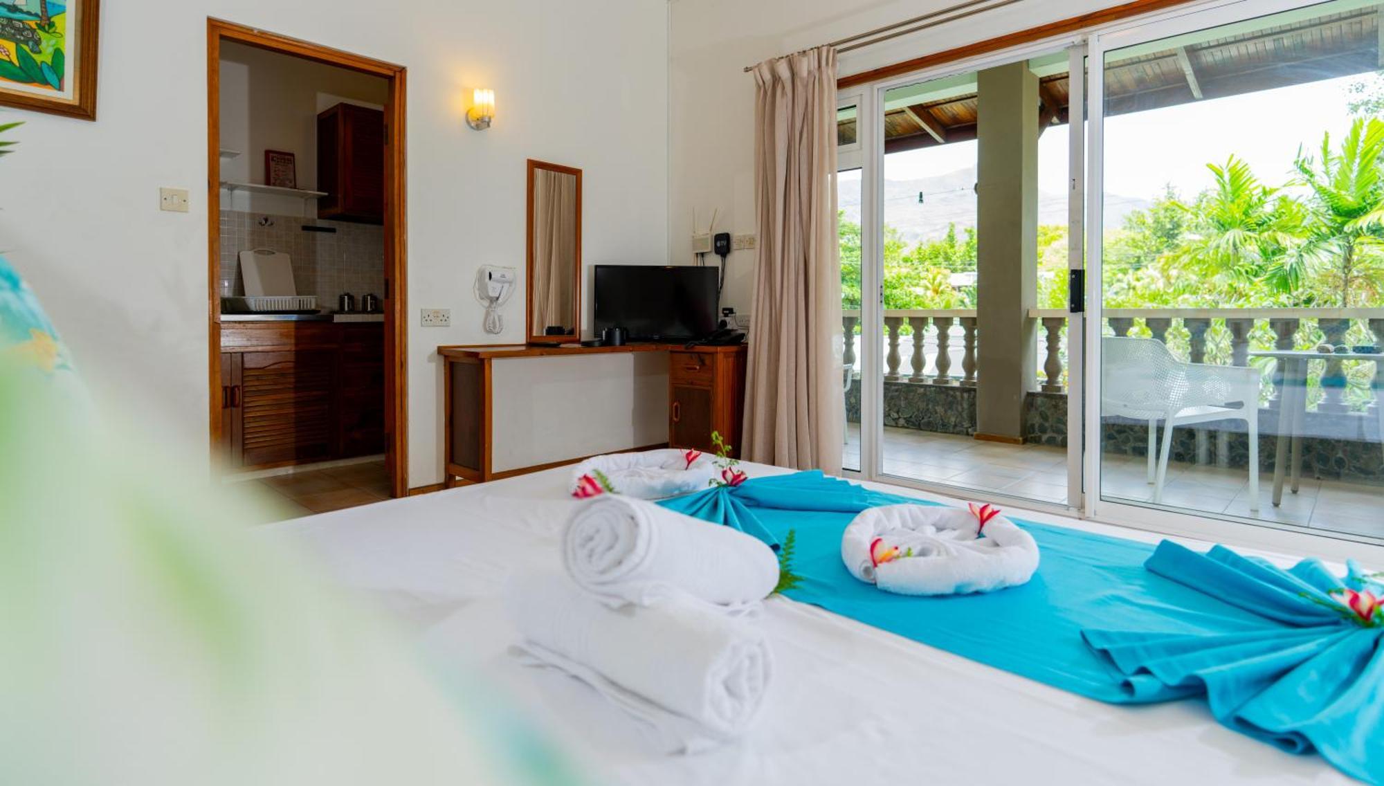 Romance Bungalows Vịnh Beau Vallon Ngoại thất bức ảnh