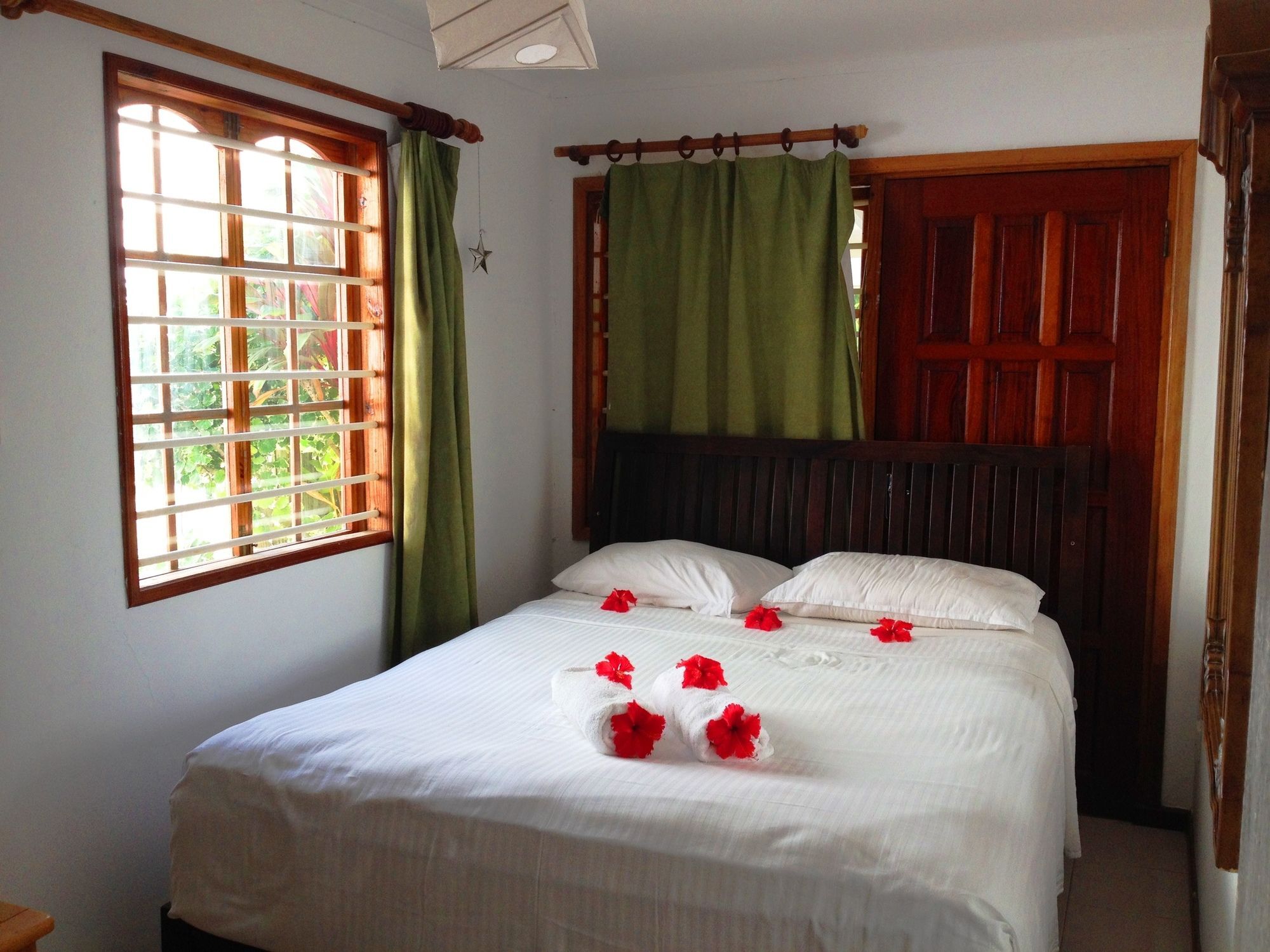 Romance Bungalows Vịnh Beau Vallon Ngoại thất bức ảnh